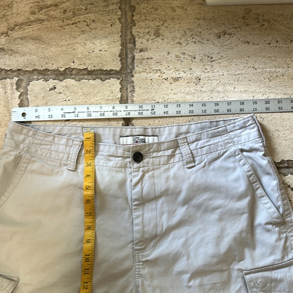 Tommy Hilfiger khaki cargo shorts size36 great condition super soft comfortable - Picture 11 of 14
